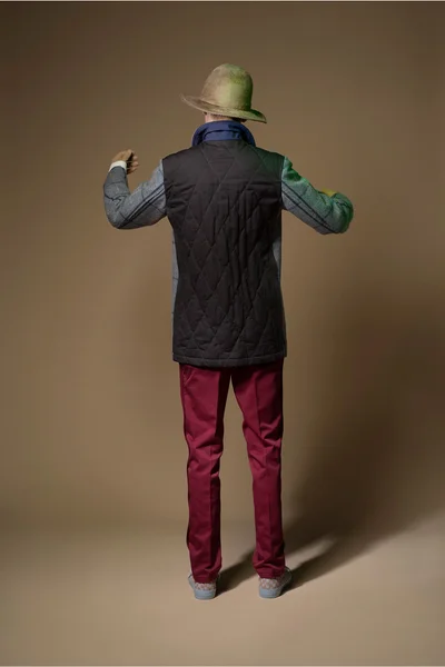 Look 16